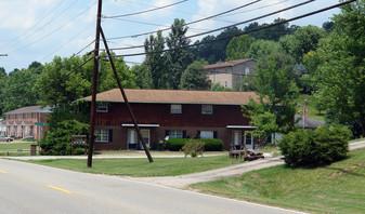 100 Brohard Dr in Nitro, WV - Building Photo