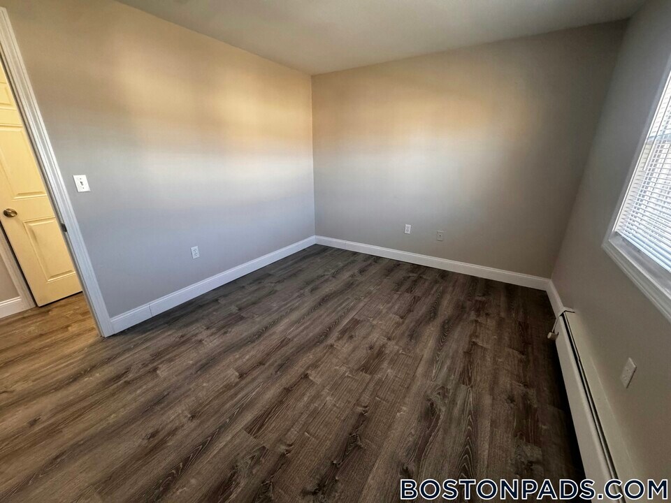 169 Aiken Ave in Lowell, MA - Building Photo