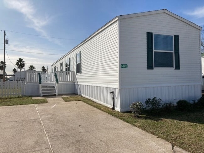 property at 5120 Barbados Calle