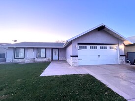 7640 Date St in Fontana, CA - Building Photo