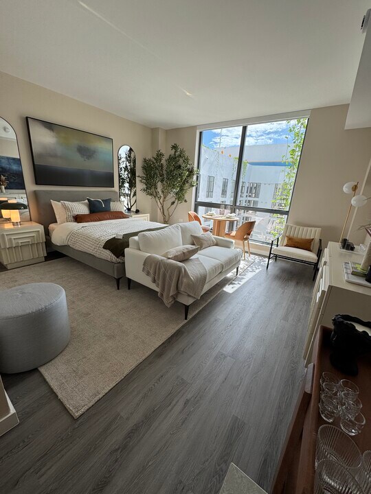 109 NW 24th St, Unit S2 in Miami, FL - Building Photo