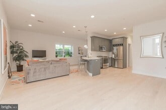 1352 Quincy St NW in Washington, DC - Building Photo - Building Photo