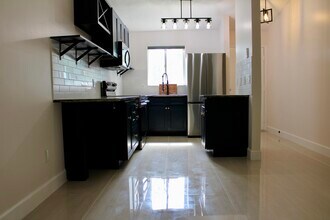 5214 Stacy St in West Palm Beach, FL - Building Photo - Building Photo