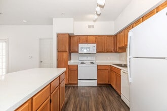 Costa Mirada in San Antonio, TX - Foto de edificio - Building Photo