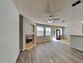 8209 Swan Park Dr in Denton, TX - Building Photo - Building Photo