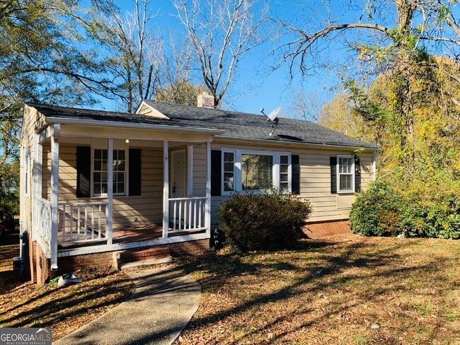 property at 613 N Greenwood St
