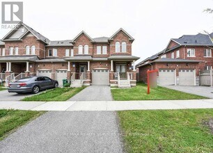 107 Naperton Dr in Brampton, ON - Building Photo - Building Photo