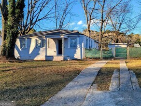 2533 Godfrey Dr NW in Atlanta, GA - Building Photo - Building Photo