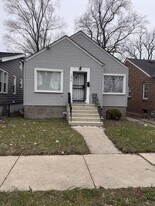13922 S Edbrooke Ave in Riverdale, IL - Building Photo