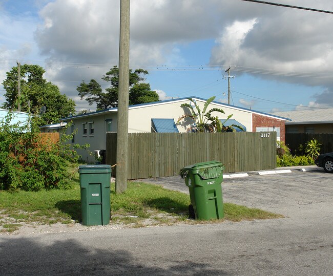 2117 Miami Rd in Fort Lauderdale, FL - Building Photo - Building Photo