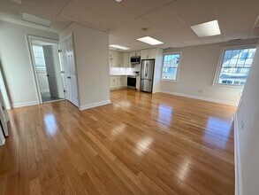 5 Myrtle St in Norwalk, CT - Building Photo - Building Photo