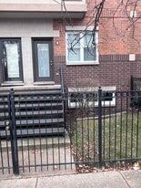 7256 N Rogers Ave in Chicago, IL - Building Photo