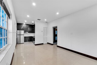 8335 Crespi Blvd in Miami, FL - Building Photo - Building Photo