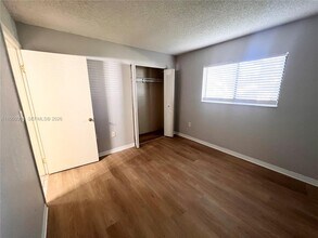 350 Palm Cir W in Pembroke Pines, FL - Building Photo - Building Photo