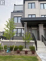 11 Baynes Wy in Bradford West Gwillimbury, ON - Building Photo