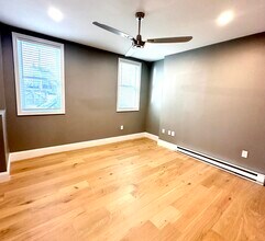 41 Cottage St, Unit 1 in Boston, MA - Foto de edificio - Building Photo