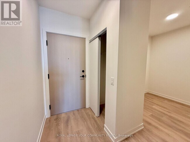 181 Sterling Rd in Toronto, ON - Building Photo - Building Photo