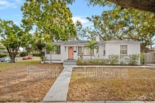725 35th St N in St. Petersburg, FL - Building Photo