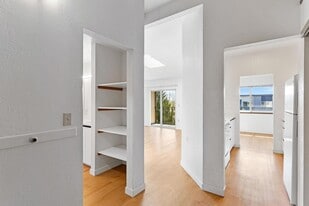 Maplewood Apartments in Seattle, WA - Building Photo