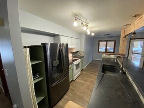 17450 Beaujolais Cir in Anchorage, AK - Building Photo - Building Photo