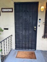 5767 San Vicente Blvd, Unit 5767 in Los Angeles, CA - Building Photo