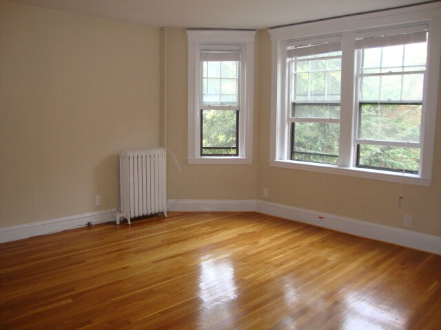19 Short St, Unit 4 in Brookline, MA - Building Photo - Building Photo