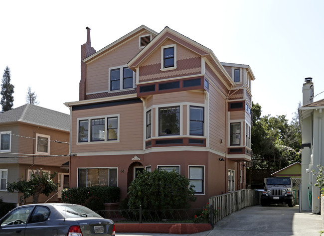 Echo Apartments in Oakland, CA - Building Photo - Building Photo