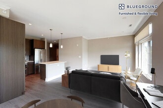 240 E Shore Rd in Great Neck, NY - Building Photo - Building Photo