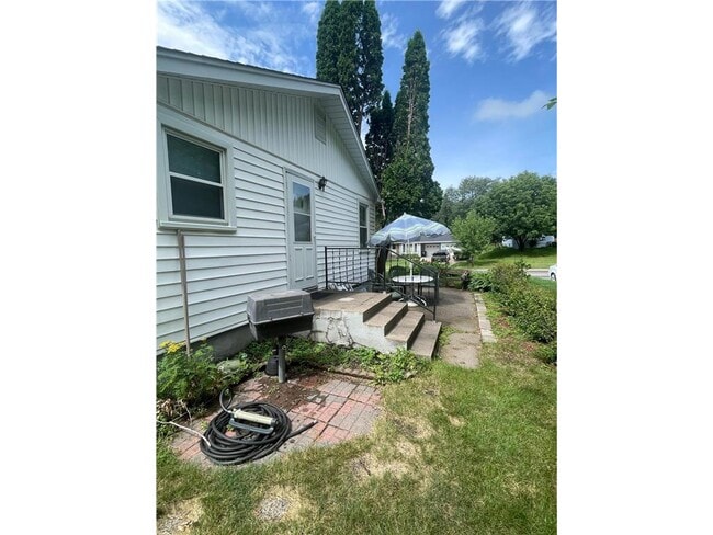 1056 Ingerson Rd in Shoreview, MN - Building Photo - Building Photo
