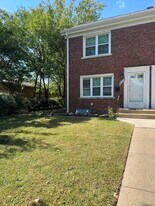 825 N Raynor Ave in Joliet, IL - Building Photo