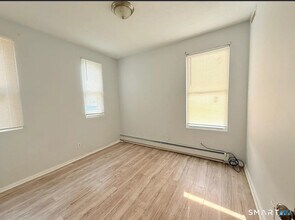 46 Seyms St in Hartford, CT - Building Photo - Building Photo