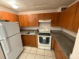 4732 SW 33rd Ave in Fort Lauderdale, FL - Building Photo
