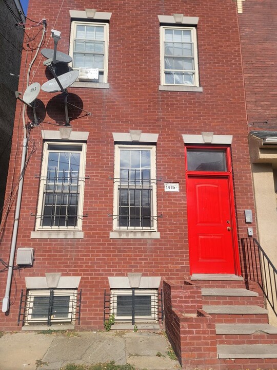 1429 W Tioga St in Philadelphia, PA - Building Photo