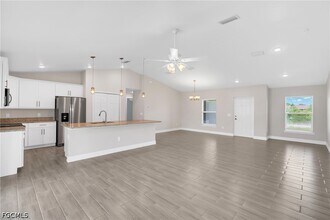 2605 57th St W in Lehigh Acres, FL - Building Photo - Building Photo