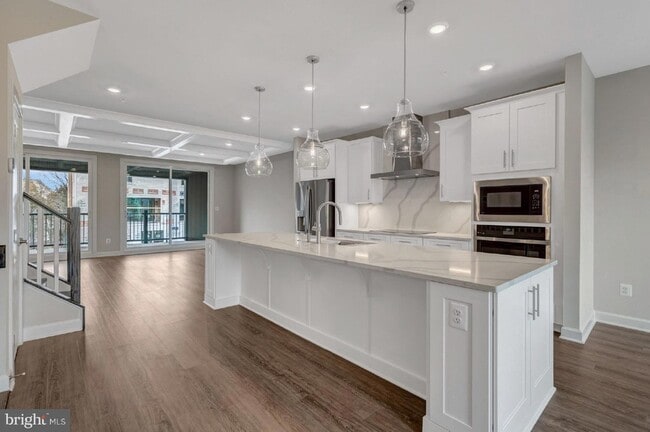 43769 Metro Ter in Ashburn, VA - Foto de edificio - Building Photo