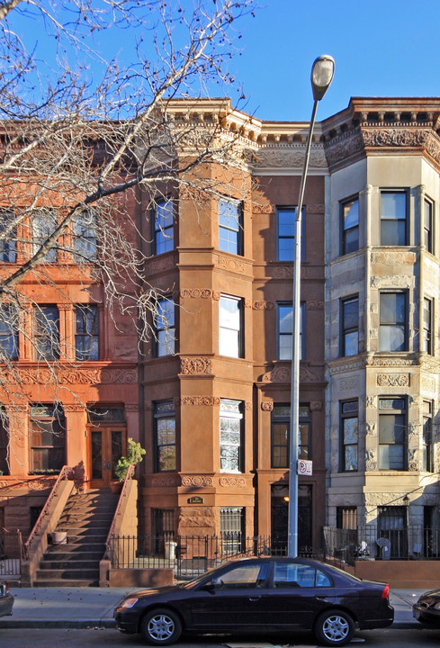 83 Halsey St in Brooklyn, NY - Foto de edificio