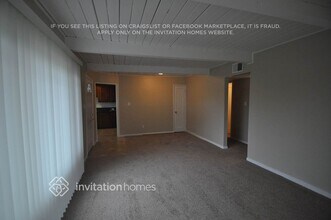 402 Tregaskis Ave in Vallejo, CA - Foto de edificio - Building Photo