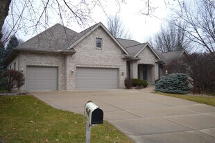 7541 Red Fox Trl in Madison, WI - Building Photo