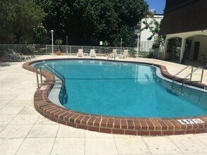 500 NE 2nd St, Unit 326 in Dania Beach, FL - Building Photo - Building Photo