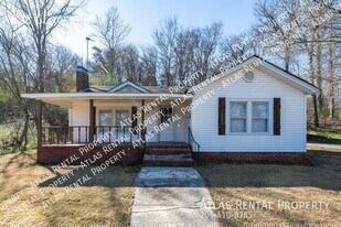828 Clover Dr in Birmingham, AL - Building Photo