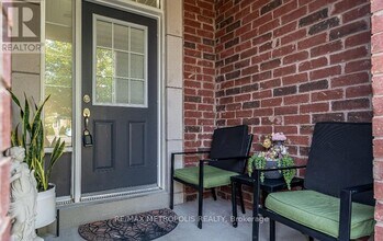 49 Rimrock Cres in Whitby, ON - Building Photo - Building Photo