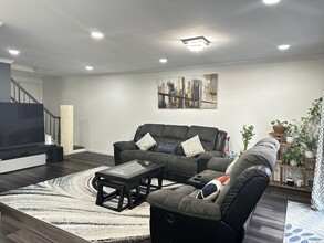 107 Thoreau Dr in Plainsboro, NJ - Building Photo - Building Photo