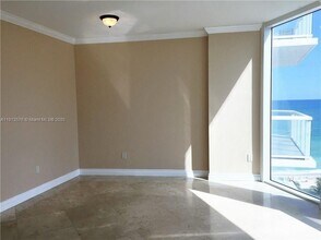 6515 Collins Ave in Miami, FL - Building Photo - Building Photo