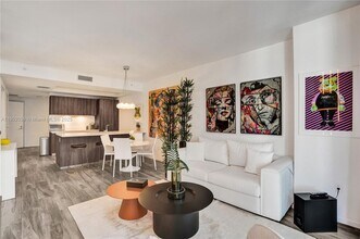 801 S Miami Ave, Unit 2107 in Miami, FL - Building Photo - Building Photo