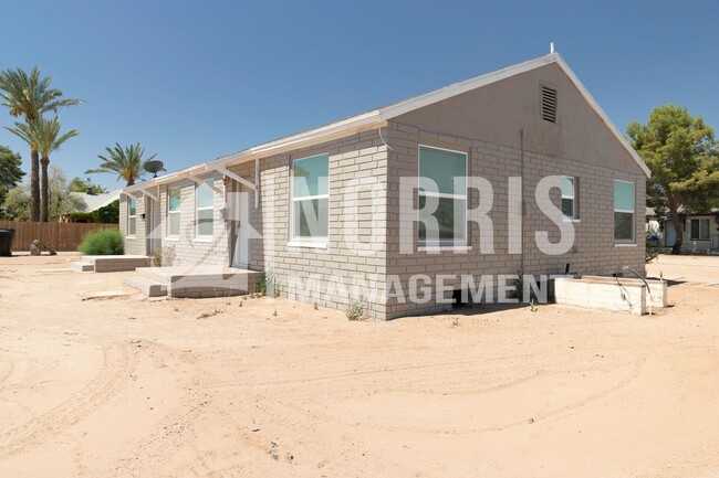 315 N Cameron St in Casa Grande, AZ - Foto de edificio - Building Photo