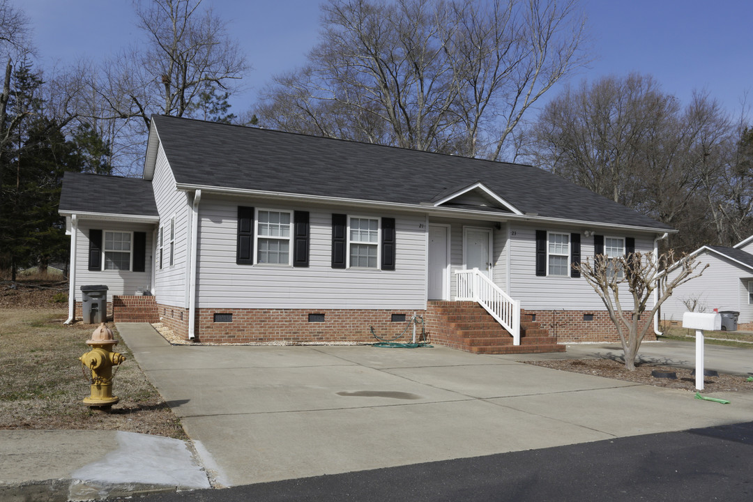 Paris Creek in Greenville, SC - Building Photo