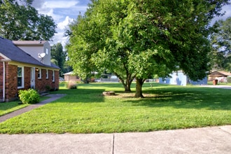 8006 Watterson Trail in Louisville, KY - Building Photo - Building Photo