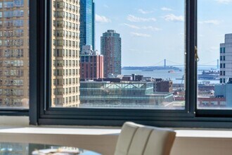 389 Washington St in Jersey City, NJ - Building Photo - Building Photo