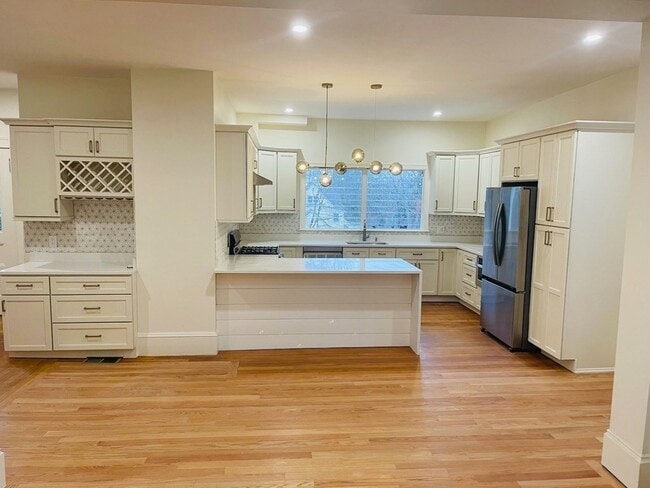 141 Cypress St, Unit 1 in Newton, MA - Building Photo - Building Photo