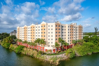 Meridian Apts. 55+ Senior Living in Hollywood, FL - Building Photo - Building Photo